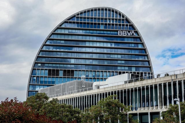 BBVA amenaza con ir a los tribunales si el Gobierno endurece la OPA sobre Sabadell