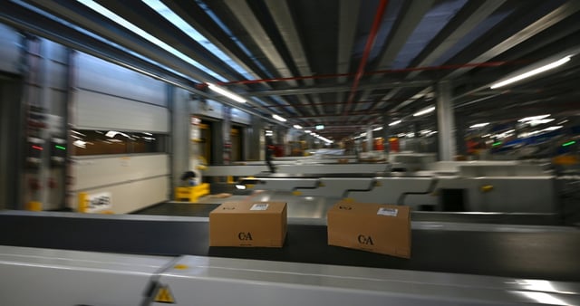 Vor allem das Privatkundenschäft im Online-Handel hat der Paketversandbranche im vergangenen Jahr ein solides Wachstum beschert.