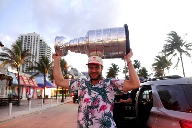 Florida Panthers captain Aleksander Barkov arrives with the Stanley Cup at Fort Lauderdale Beach on Wednesday morning, June 18, 2025, to celebrate the team&#39;s second consecutive championship. (Joe Cavaretta/South Florida Sun Sentinel).