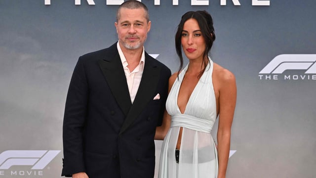  Body language expert Judi James says Brad’s recent fashion choices could be a clue that he’s unsure of himself in the relationship.
