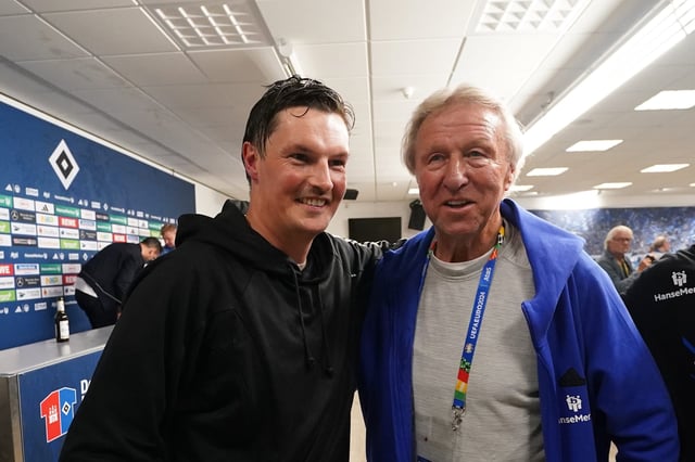 Hamburgs Trainer Merlin Polzin (l) und HSV-Legende Horst Hrubesch