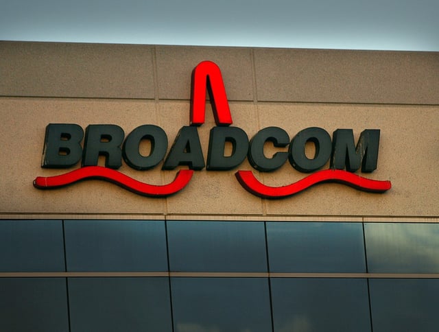 Apple signed a new multiyear, multibillion-dollar deal with Broadcom to develop 5G radio frequency components, extending a sometimes-contentious relationship between two of the world’s biggest tech companies. (File photo: Bruce Chambers, Orange County Register)