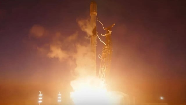 Falcon 9 lifts off from California, deploying 26 Starlink satellites into orbit