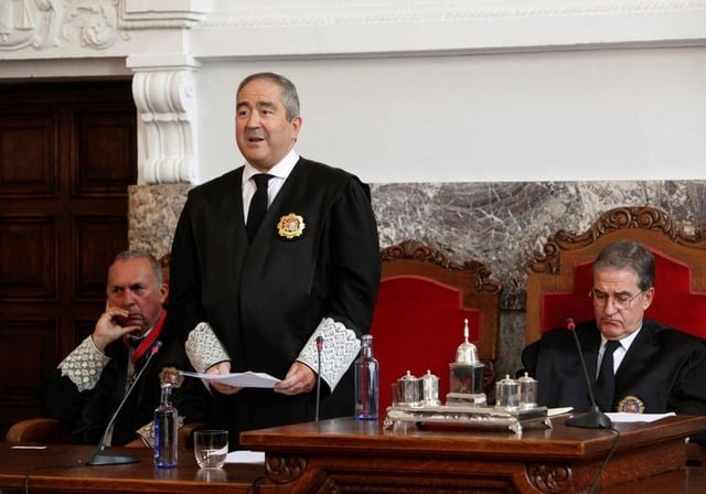Ignacio Picatoste, en el centro, durante su nombramiento al frente de la Audiencia provincial de La Coruña, en 2019
