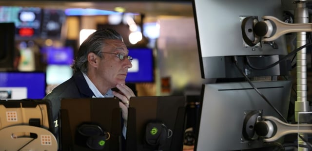 Un opérateur à la Bourse de New York le 18 juin 2025.