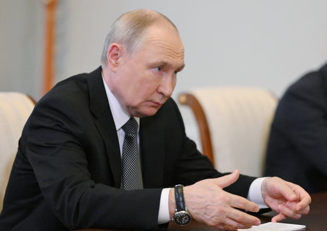 Russian President Vladimir Putin attends a meeting with President of the New Development Bank Dilma Rousseff on the sidelines of the St. Petersburg International Economic Forum (SPIEF) at the Constantine Palace in Strelna in the suburb of Saint Petersburg, Russia June 18, 2025. Sputnik/Alexei Danichev/Pool via REUTERS ATTENTION EDITORS - THIS IMAGE WAS PROVIDED BY A THIRD PARTY.