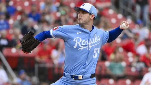 Jun 5, 2025; St. Louis, Missouri, USA;  Kansas City Royals starting pitcher Cole Ragans (55) pitches against the St. Louis Cardinals during the first inning at Busch Stadium. Mandatory Credit: Jeff Curry-Imagn Images