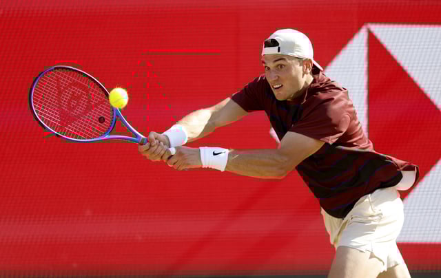 Tennis - Queen's Club Championships - Queen's Club, London, Britain - June 18, 2025 Britain's Jack Draper in action during his round of 16 match against Australia's Alexei Popyrin Action Images via Reuters/Peter Cziborra