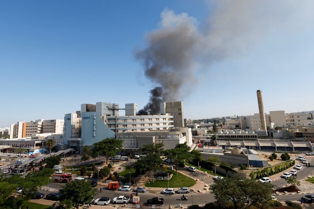 Les images de l’explosion d’un hôpital en Israël après une frappe iranienne