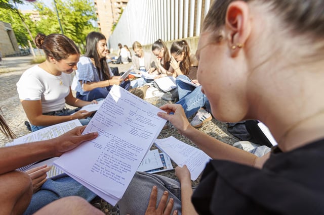 EE.UU. exige tener las redes sociales "públicas" a quienes pidan visa de estudiante.