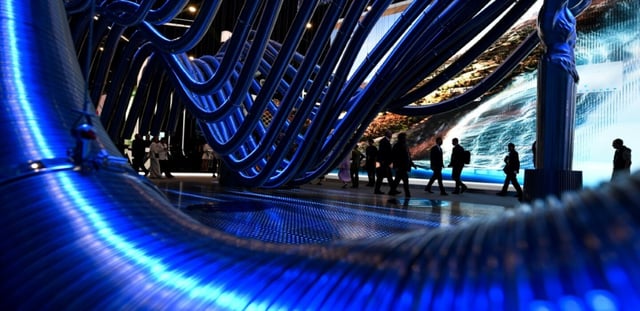 Une installation pour le forum économique de Saint-Pétersbourg (Saint Petersburg International Economic Forum - SPIEF). Photo prise le 19 juin 2025