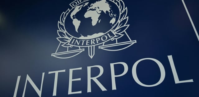 Les investigations en France sur des soupçons d'effacement de notices rouges d'Interpol pour des suspects en fuite ont connu une accélération avec l'interpellation aux Emirats arabes unis d'un ancien ministre de la Justice moldave et ex-président de la commission de contrôle des fichiers d'Interpol