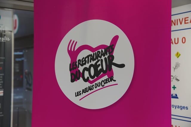 La Cour des comptes a estimé jeudi 19 juin 2025 que les Restos du Cœur auraient pu « mobiliser de façon plus significative » leurs « réserves de précaution « avant de solliciter le concours du public et surtout le soutien des pouvoirs publics ». 