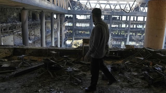 First use of cluster bombs by Iran hits central Israel, says military