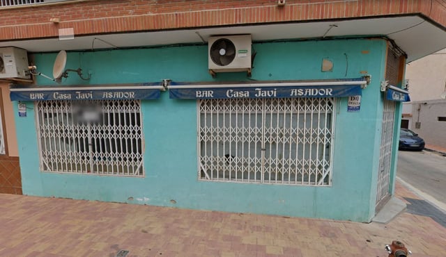 Fachada del bar Casi Javi antes de la explosión