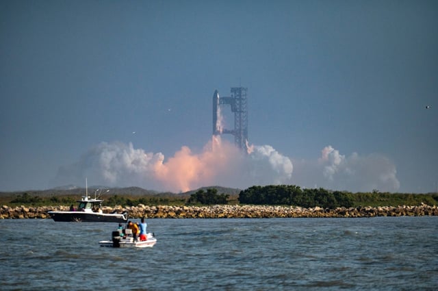 Une fusée Starship de SpaceX décolle de la Starbase, le 27 mai 2025 au Texas peu avant l'explosion de son vaiseau, le Super Heavy booster