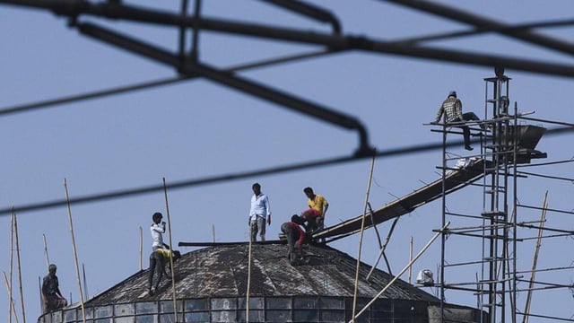 On completing structural repairs on Powai reservoir’s compartment No. 2 the BMC plans to shift water supply to the tank and begin repairs on the reservoir’s compartment No. 1 (Pramod Thakur/HT Photo)