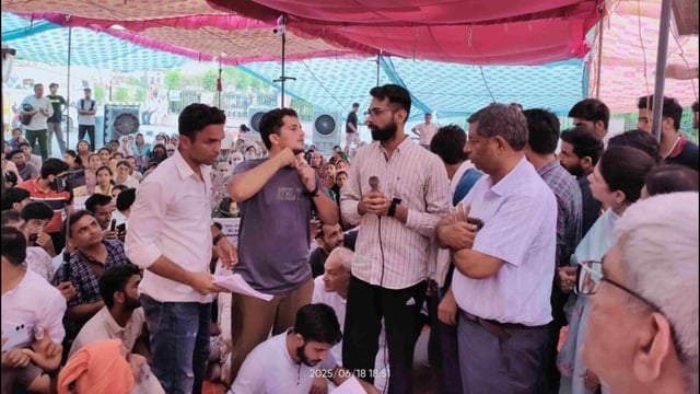Students at CCSHAU, Hisar continue their protest for the tenth day on Thursday. (HT Photo)