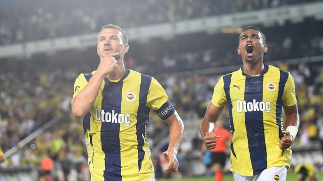 Statt die Füße hochzulegen, will er weiter auf Tore-Jagd gehen! Dzeko wechselt zu einem Top-Klub.