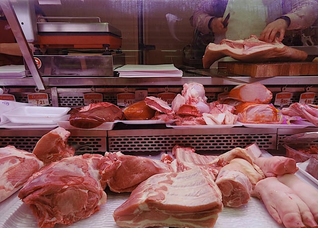 Ce vendredi 20 juin, la préfecture de l’Aisne a fermé deux boucheries de Saint-Quentin après qu’une intoxication alimentaire liée à leur viande, consommée par plusieurs enfants, a tué l’un d’eux. (Photo d’illustration)