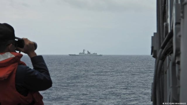 Taiwans Marine beobachtet eine chinesische Fregatte in der Taiwan-Straße (Archivbild).