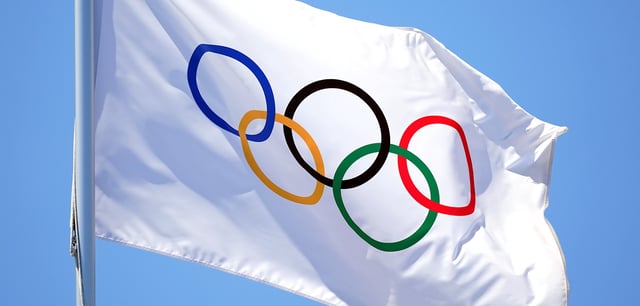 Fahne mit Olympischen Ringen. Diese soll nach Wunsch der Stadtregierung in einigen Jahren auch in Hamburg wehen