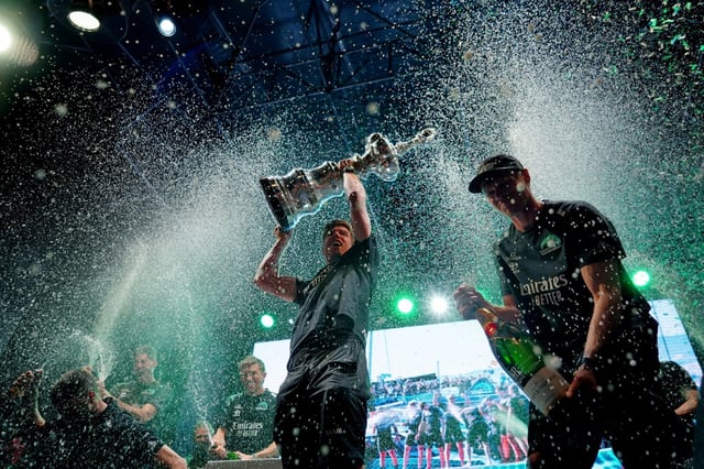 Three-time America's Cup winner Peter Burling (L) will lend his expertise to Italian hosts boat Luna Rossa for the 2027 edition