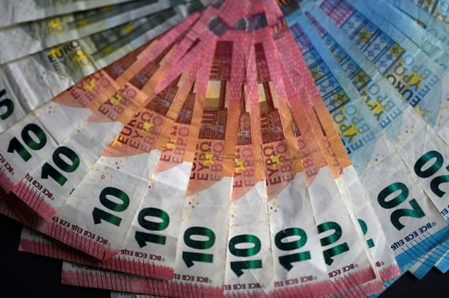 Kurszuwächse an den Börsen und gestiegene Einkommen führen auch in diesem Jahr voraussichtlich erneut zu einem deutlichen Anstieg der privaten Vermögen in Deutschland.