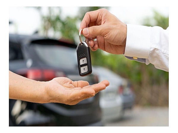 How a Car Loan EMI Calculator Helps You Budget Wisely