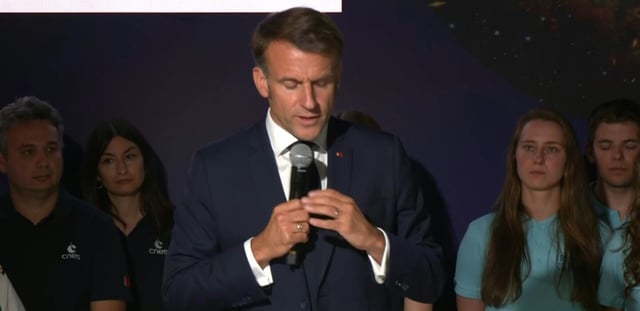 Espace: Macron appelle l'Europe à mener une "reconquête à marche forcée"