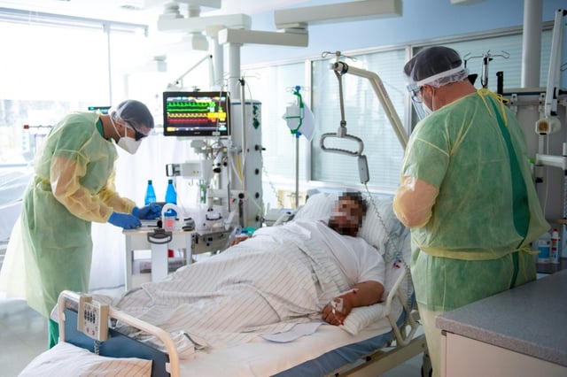 Die gesetzlichen Krankenkassen (GKV) haben in den ersten drei Monaten des laufenden Jahres einen Überschuss in Höhe von 1,8 Milliarden Euro erzielt. Die Kassen müssen damit ihre Mindest-Finanzreserve auffüllen.