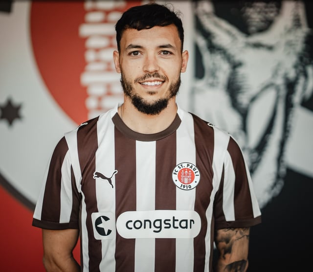 Mathias Pereira Lage ist nach Arkadiusz Pyrka, Jannik Robatsch, Ricky-Jade Jones und Simon Spari der fünfte externe Zugang des FC St. Pauli für die kommende Saison.