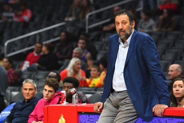 Ex-NBA-Star Vlade Divac ist nach einem Motorradunfall ins Krankenhaus eingeliefert worden.