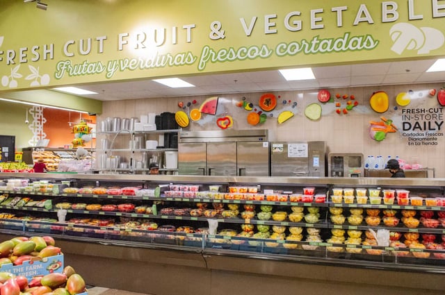 Fruits and vegetables are sold at the Kroger on 11701 S. Sam Houston Pkwy. E., Friday, Oct. 6, 2023 in Houston.