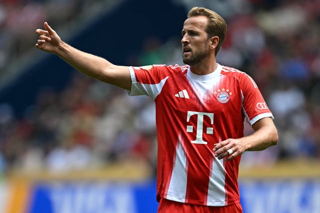 Bayern Munich&#39;s English forward #09 Harry Kane gestures during the Club World Cup 2025 Group C football match between Germany&#39;s Bayern Munich and New Zealand&#39;s Auckland City at the TQL stadium in Cincinnati on June 15, 2025.
