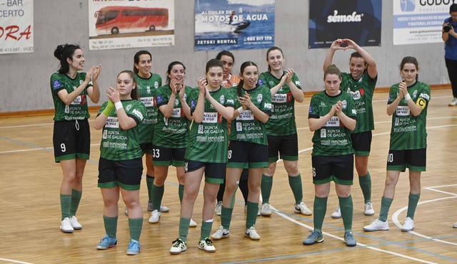 La plantilla del Bembrive, tras ganar la fase regular en su grupo