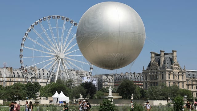 La vasque olympique s’élèvera dans le ciel du Louvres sur une version inédite d’un tube de Daniel Balavoine.