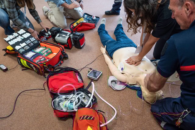 Le SDIS de l’Ardèche effectue une formation aux gestes de premiers secours.