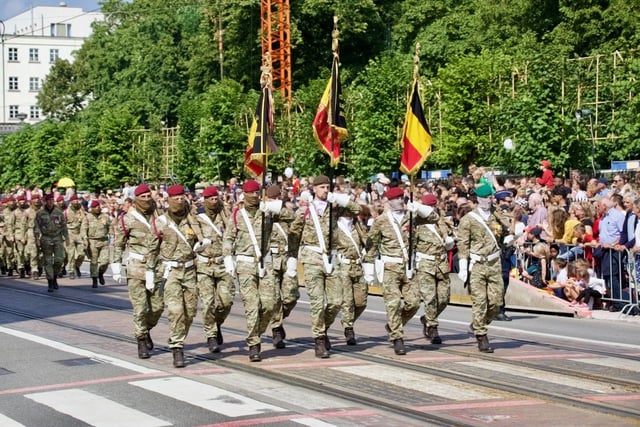 Miitares belgas, en un desfile en Bruselas