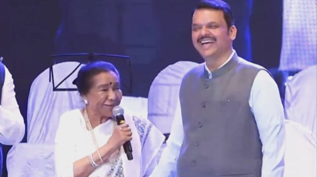 Devendra Fadnavis sings 'Abhi na jao...' at the Maharashtra Radio Festival  | Image: @Dev_Fadnavis