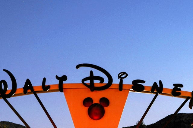 Un homme a privatisé Disneyland Paris pour célébrer son mariage avec une mineure le 21 juin 2025.

