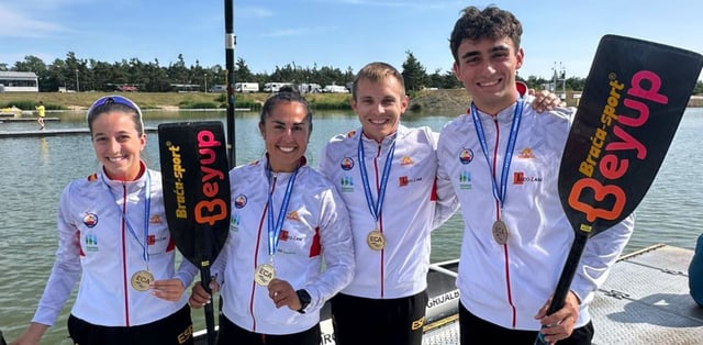 Moreno, Corbera, Sieiro y Grijalba con la medalla de oro en Racice.