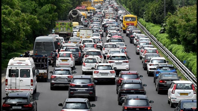 To help commuters, the traffic police have issued a helpline number: 9971009001 for any traffic-related queries, officials said.  (HT Archive)