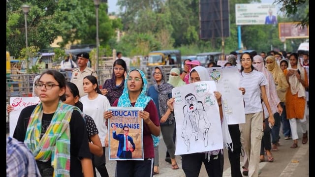 Students of Chaudhary Charan Singh Haryana Agricultural University during a protest rally in Hisar on Sunday. (HT)