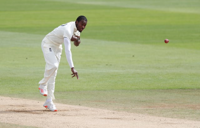 Cricket - Third Test - England v Pakistan - Ageas Bowl, Southampton, Britain - August 24, 2020  England's Jofra Archer in action, as play resumes behind closed doors following the outbreak of the coronavirus disease (COVID-19)  Alastair Grant/Pool via REUTERS/File Photo