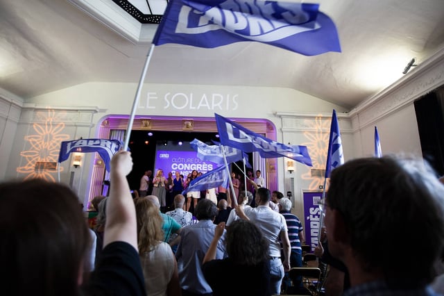 Les militants de l'Après, rassemblés pour le congrès constitutif du parti, le 22 juin 2025, à Pantin. 
