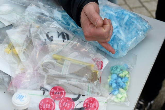 Deux commissaires responsables de l'Office anti-stupéfiants (Ofast) de Marseille placés en garde à vue dans une enquête sur une livraison surveillée de cocaïne début 2023 suspectée d'avoir connu de graves dérives