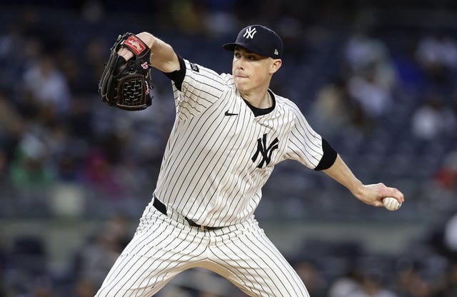 NEW YORK, NEW YORK - MAY 21: Ryan Yarbrough #33 of the New York Yankees pitches during the second inning against the Texas Rangers at Yankee Stadium on May 21, 2025 in New York City.
