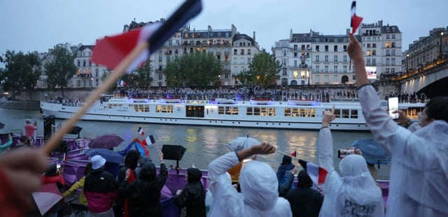 Pendant la cérémonie d'ouverture des Jeux olympiques de Paris le 26 juillet 2024