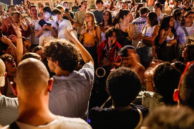 Suite aux appels sur les réseaux à « piquer » les femmes pendant la Fête de la musique, samedi 22 juin, 145 victimes ont porté plainte et 12 personnes ont été arrêtées.